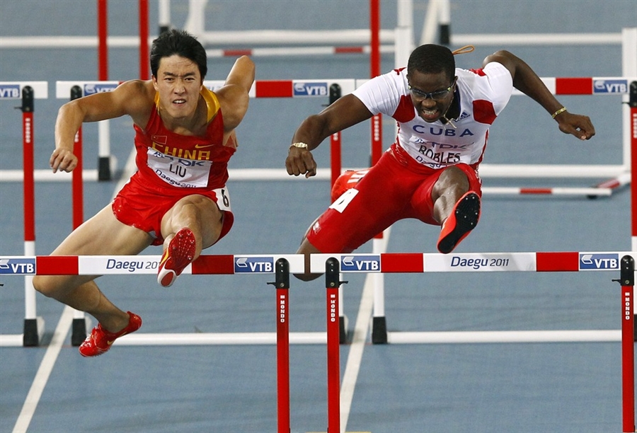 【hurdle_race】什么意思_英语hurdle_race的翻译_音标_读音_用法_例句_在线翻译_有道词典
