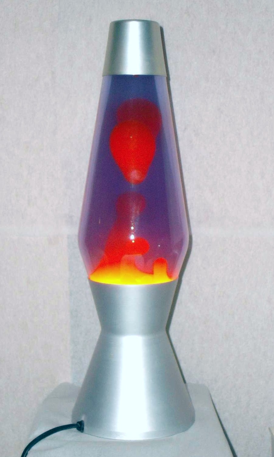 【lava_lamp】什么意思_英语lava_lamp的翻译_音标_读音_用法_例句