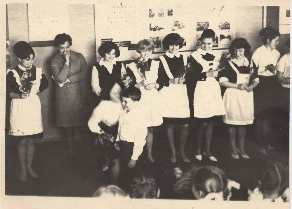 【school_uniform】什么意思_英语school_unifo